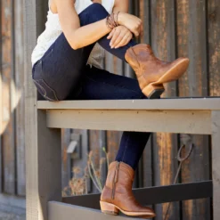 Ariat Women's Ultra Stretch Perfect Rise Sidewinder Skinny Jean - Sale -Farm housse 10030284 Ariat Womens.Ultra .Stretch.Skinny.Jean Lifestyle