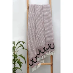 AWST Int'l Cotton Throw With Horseshoes 7 AWST Int'l Cotton Throw With Horseshoes -Farm housse 63VL415 JPC Horseshoe Red