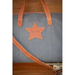 Front Page 32 Front Page -Farm housse French.EQ Penelope Show.Bag Grey Logo