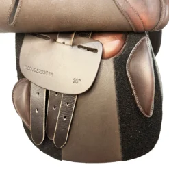 Royal Highness Pip 16" Used Close Contact Saddle 14 Royal Highness Pip 16" Used Close Contact Saddle -Farm housse b5730e3a 3e1e 4562 8c33 5a695d231b56