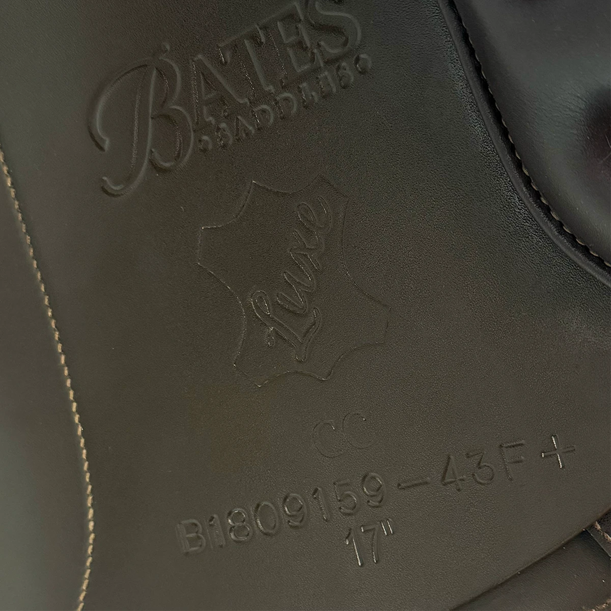 Bates Caprilli Luxe 17" Used Close Contact Saddle 6 Bates Caprilli Luxe 17" Used Close Contact Saddle - Image 4