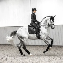 LeMieux Loire Classic Dressage Square 30 LeMieux Loire Classic Dressage Square -Farm housse d324fb83 b571 4008 9d43 7c99f44e12a8