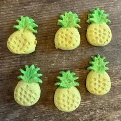 Dapper Darling Horse Treats -Farm housse f2b9aa36 07c7 44a6 a410 8ce743a8e53e