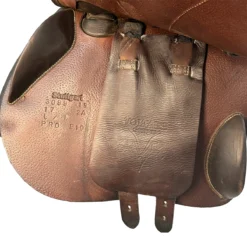 Voltaire Stuggart 17" Used Close Contact Saddle -Farm housse f55ac44ef63ce8338162bd89be3f9fb5