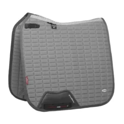 LeMieux Self-Cool Dressage Square -Farm housse f9f24c559faf7dc12d7bb3b6ed42d256 a3b78a25 1940 4b32 8f6e 8300fca6feef