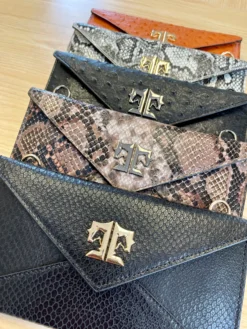 Tucker Tweed Cor De Star Clutch -Farm housse tucker tweed equestrian cor de star clutch 33665444413604 09b9a2ba 9834 40d3 b239 af7a174c0b12 scaled