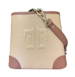 Tucker Tweed The Shetland -Farm housse tucker tweed equestrian shetland le camel saddle brown signature 42876847325348 6ac02742 fb99 4df1 ab8a 453bca0c1669